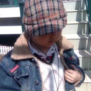 黑丝白虎美女自慰出白浆
